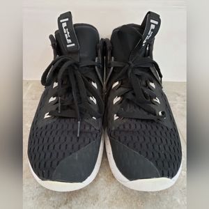 Nike LeBron James Witness v5 Men 9 Basketball Shoes Black